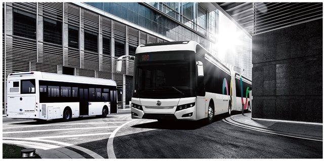 E18 Articulated Electric Bus – Image 5